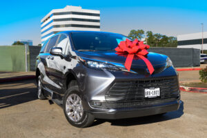 Glesby Marks Leasing Donates to Houston JFS